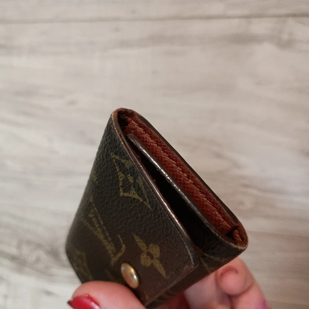 Louis Vuitton Monogram Key Holder - Picture 5 of 10